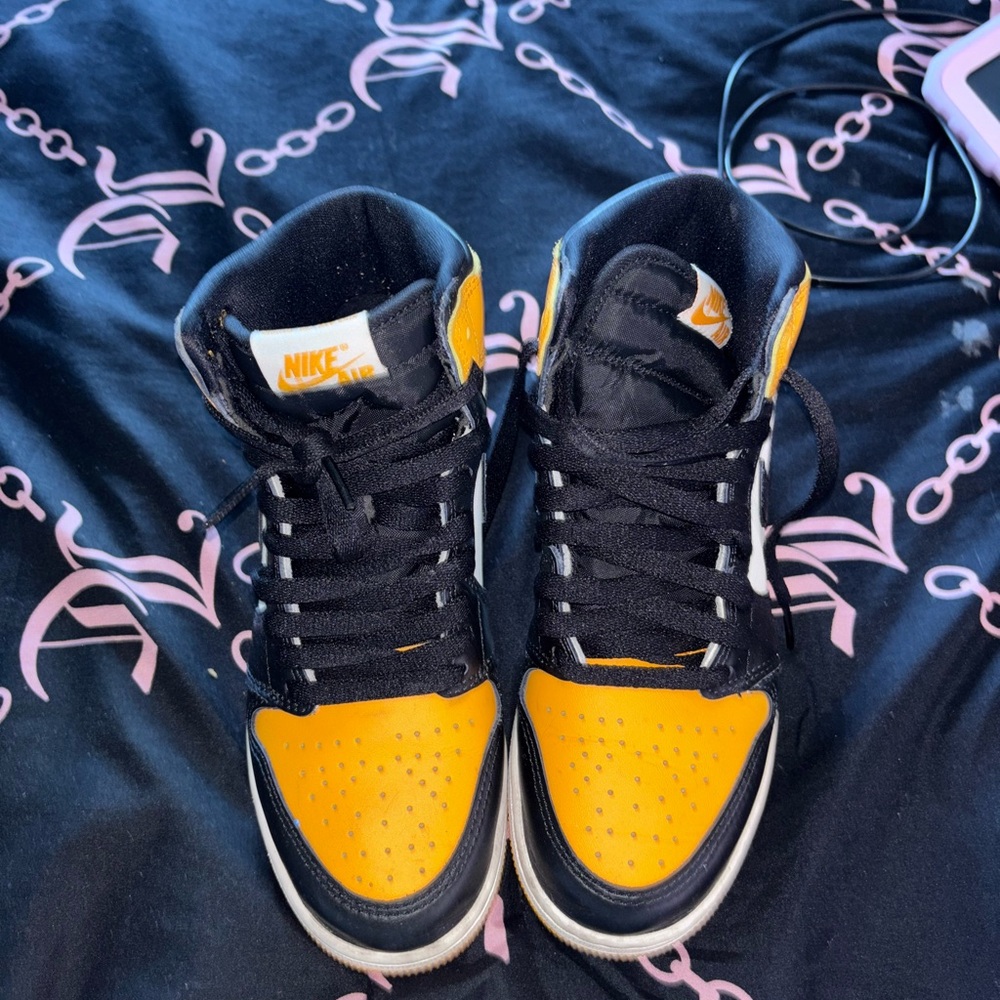 Nike High-Top Sneakers in Black and Orange